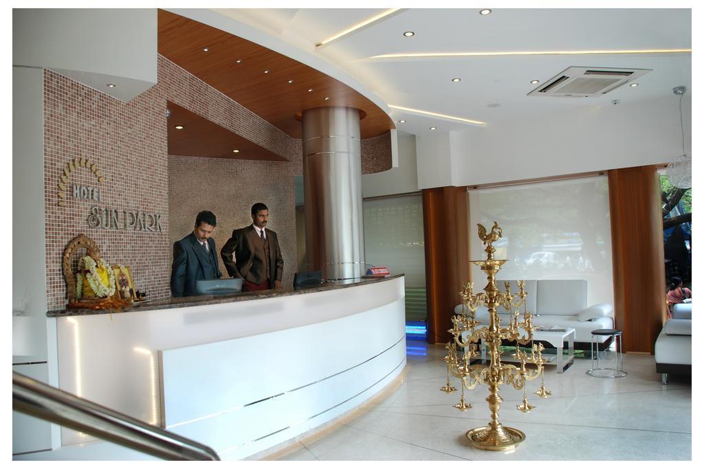 Hotel Sun Park 蓬蒂切里 外观 照片