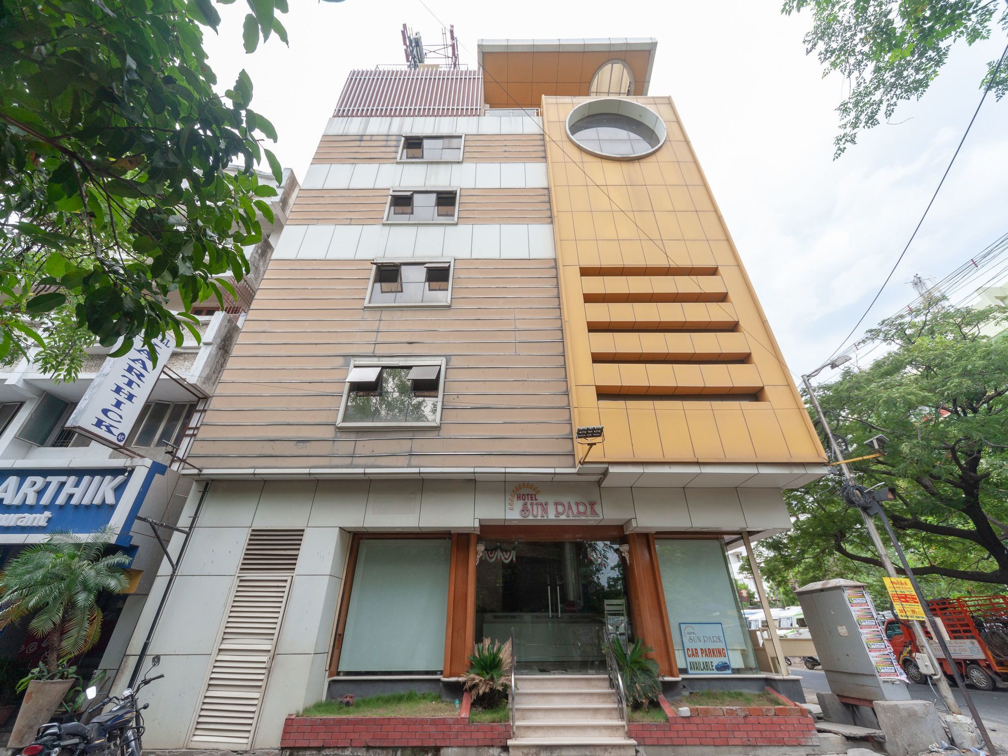 Hotel Sun Park 蓬蒂切里 外观 照片