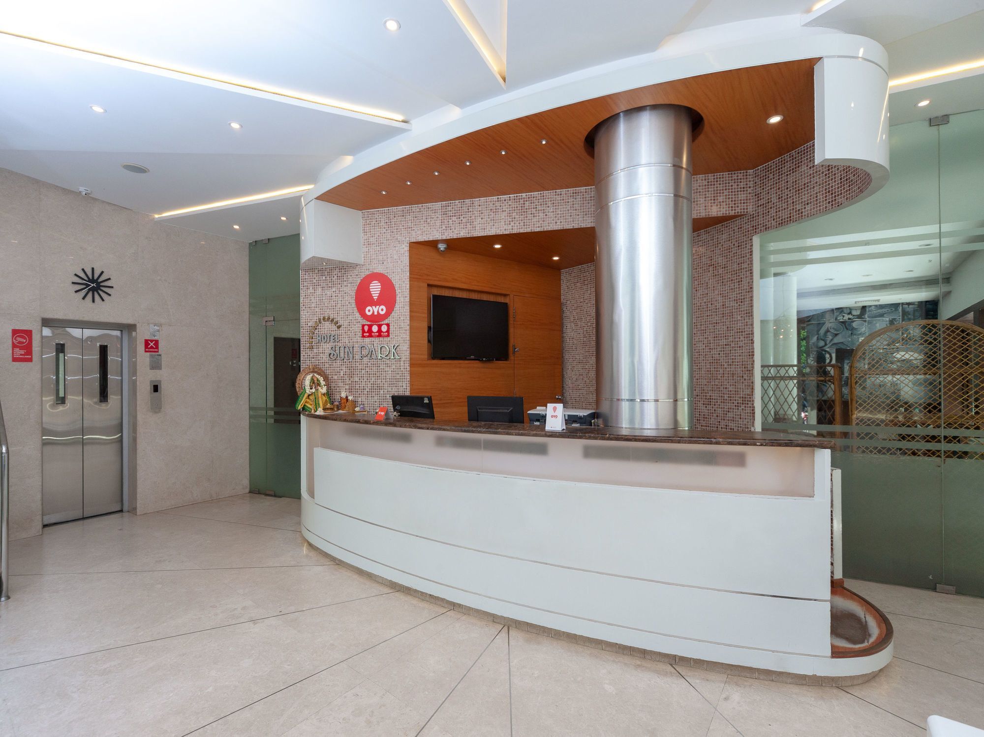 Hotel Sun Park 蓬蒂切里 外观 照片